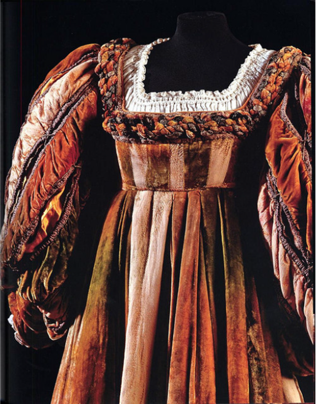 I costumi della collezione della Fondazione Cerratelli