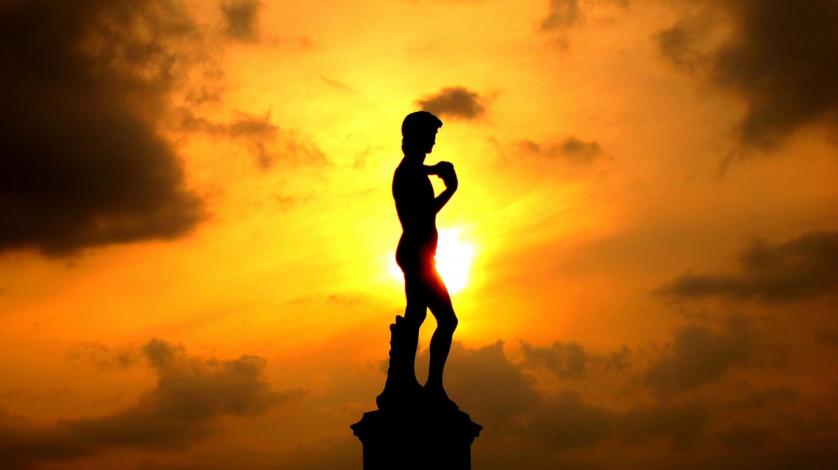 Puesta de sol en la Plaza: el David