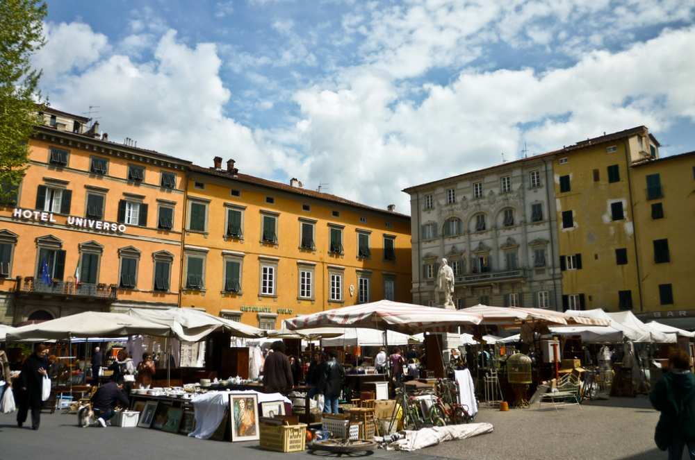 Antique market in Lucca