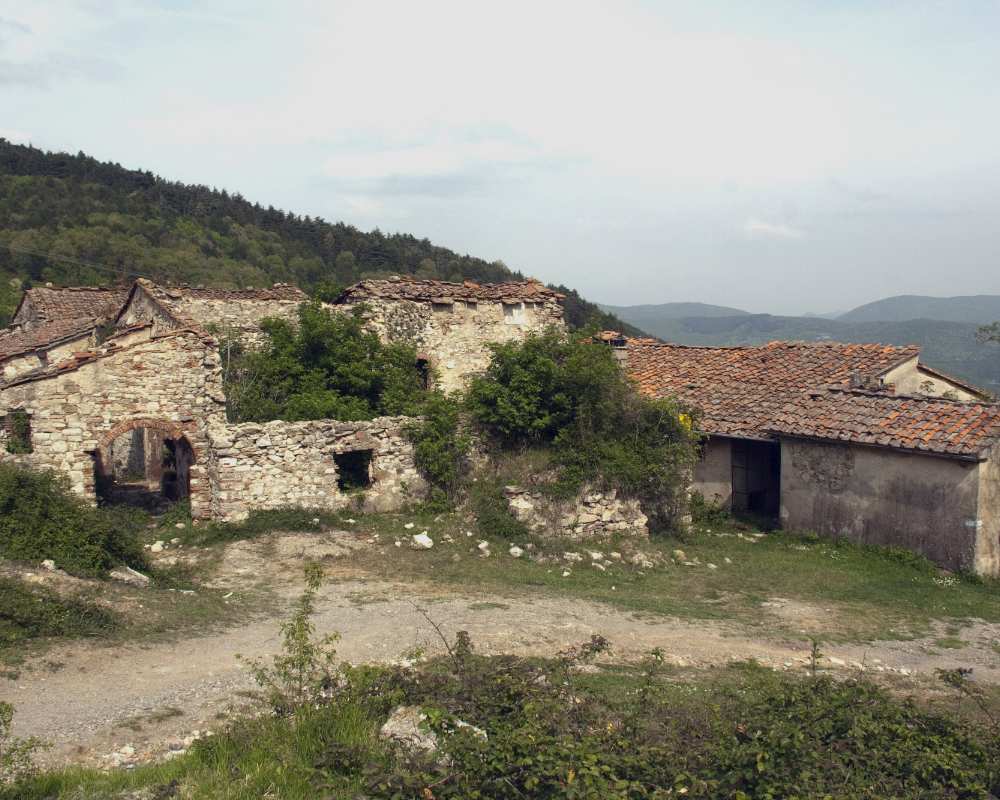 Le petit hameau de Valibona, point d’arrivée du Sentier de la Paix