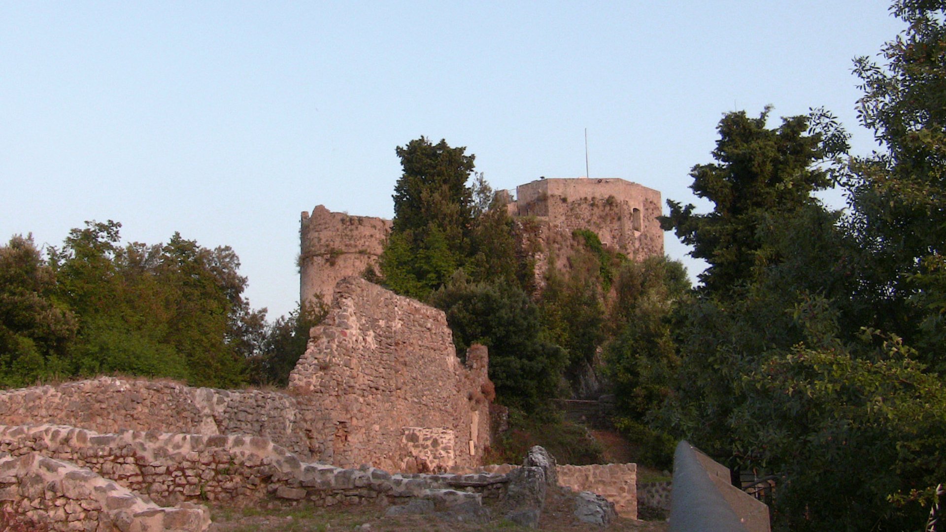 Das Castello Aghinolfi von Montignoso