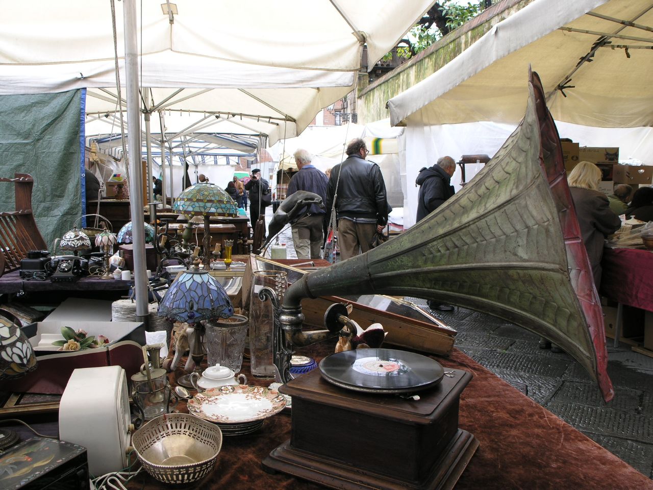 Antiques in Lucca