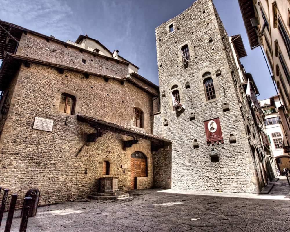 Love route in Tuscany: Dante's church