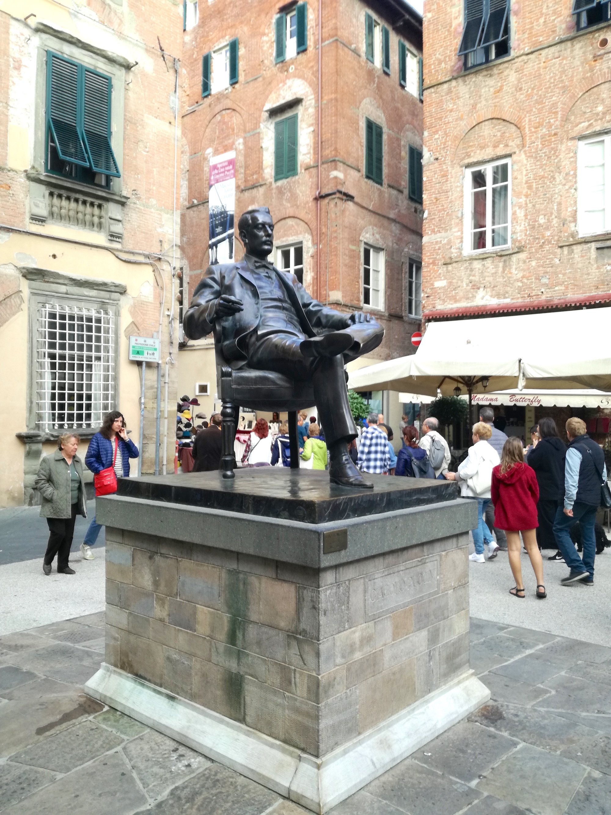 Piazza Cittadella e Museo Casa Puccini