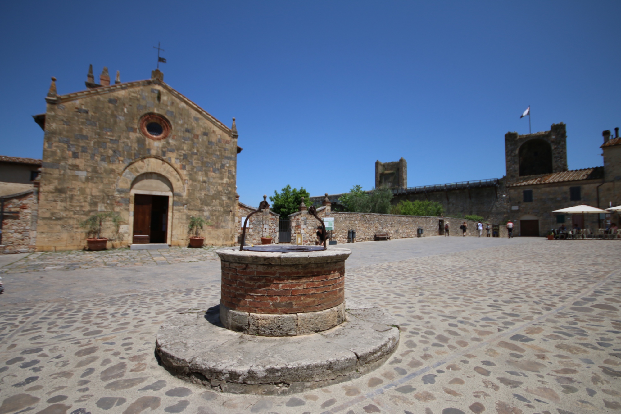 Monteriggioni main square