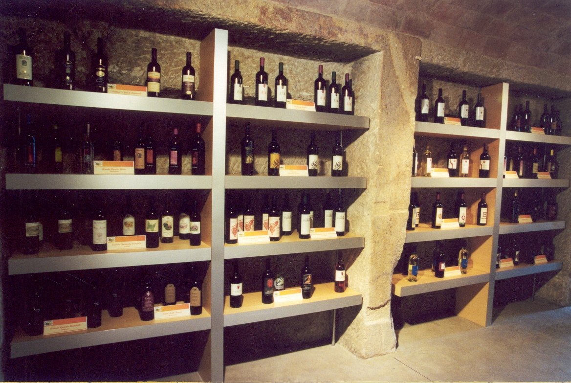 Museo del Vino di Roccastrada, bottiglie
