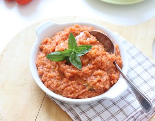 Pappa col pomodoro -Papilla con salsa de tomate-