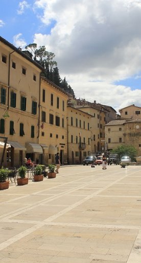 Piazza Garibaldi in Cetona