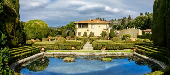 Villa Gamberaia con un lago y jardines cerca de Settignano