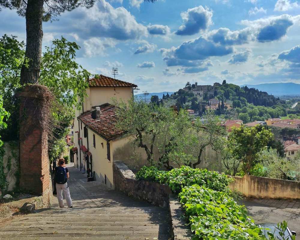 Walking from Monte Morello to Calenzano alto, along the Renaissance ring