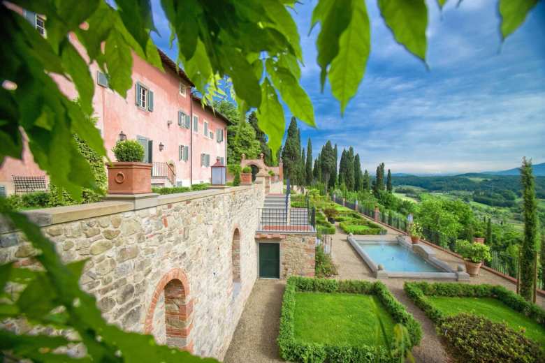 Villa Barberino Facebook page Default
