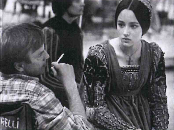 Franco Zeffirelli e Olivia Hussey sul set di <em>Romeo e Giulietta</em>
