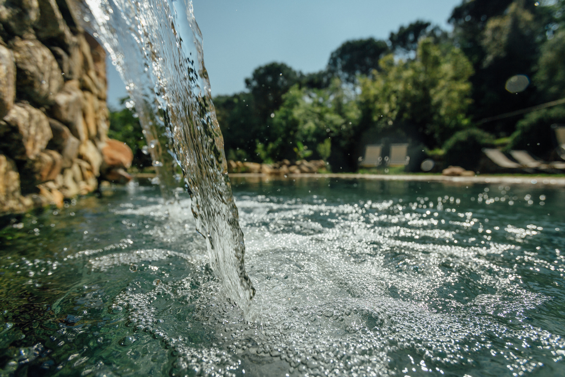 Das wohltuende Wasser des Gebiets von Sassetta