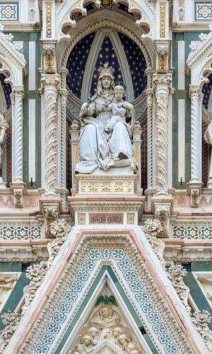 La facciata della Cattedrale di Santa Maria del Fiore (dettaglio)