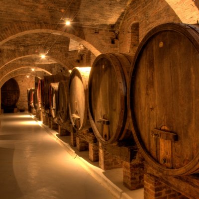 Cave à vin de l'abbaye bénédictine de Monte Oliveto Maggiore