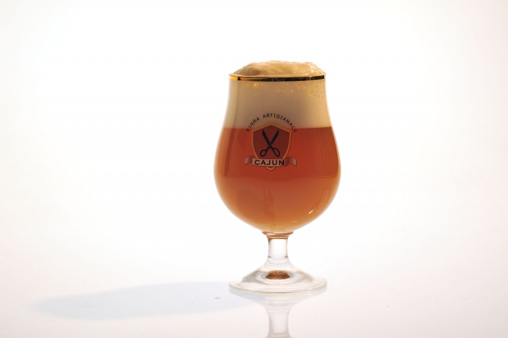 Bicchiere di birra artigianale della Toscana