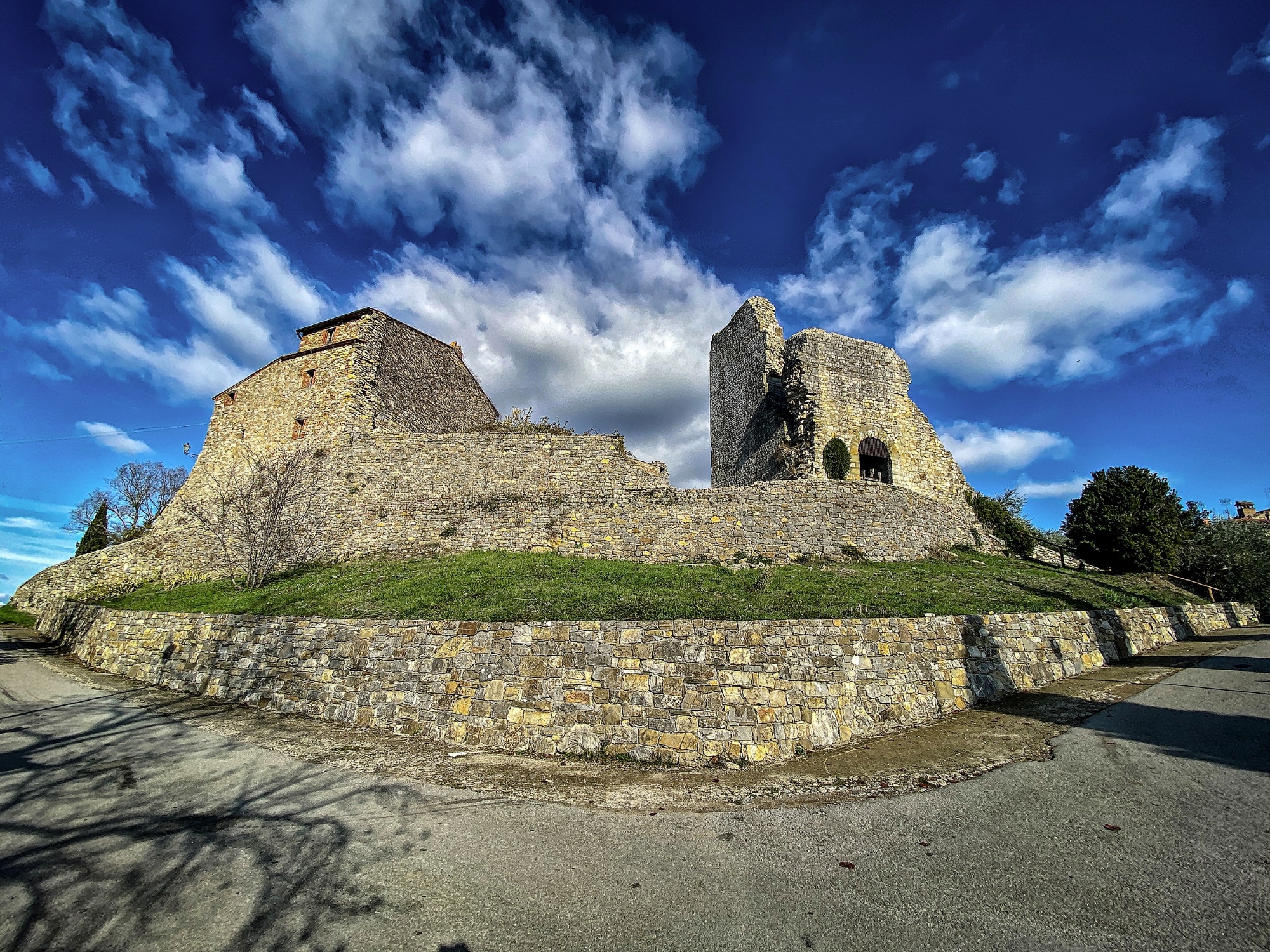 Die Burg von Cennina