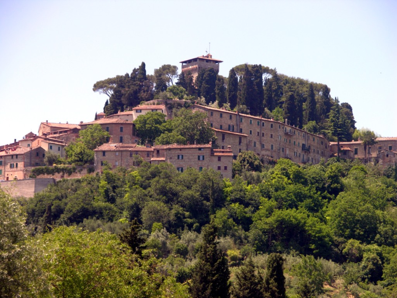 Cetona Nuada