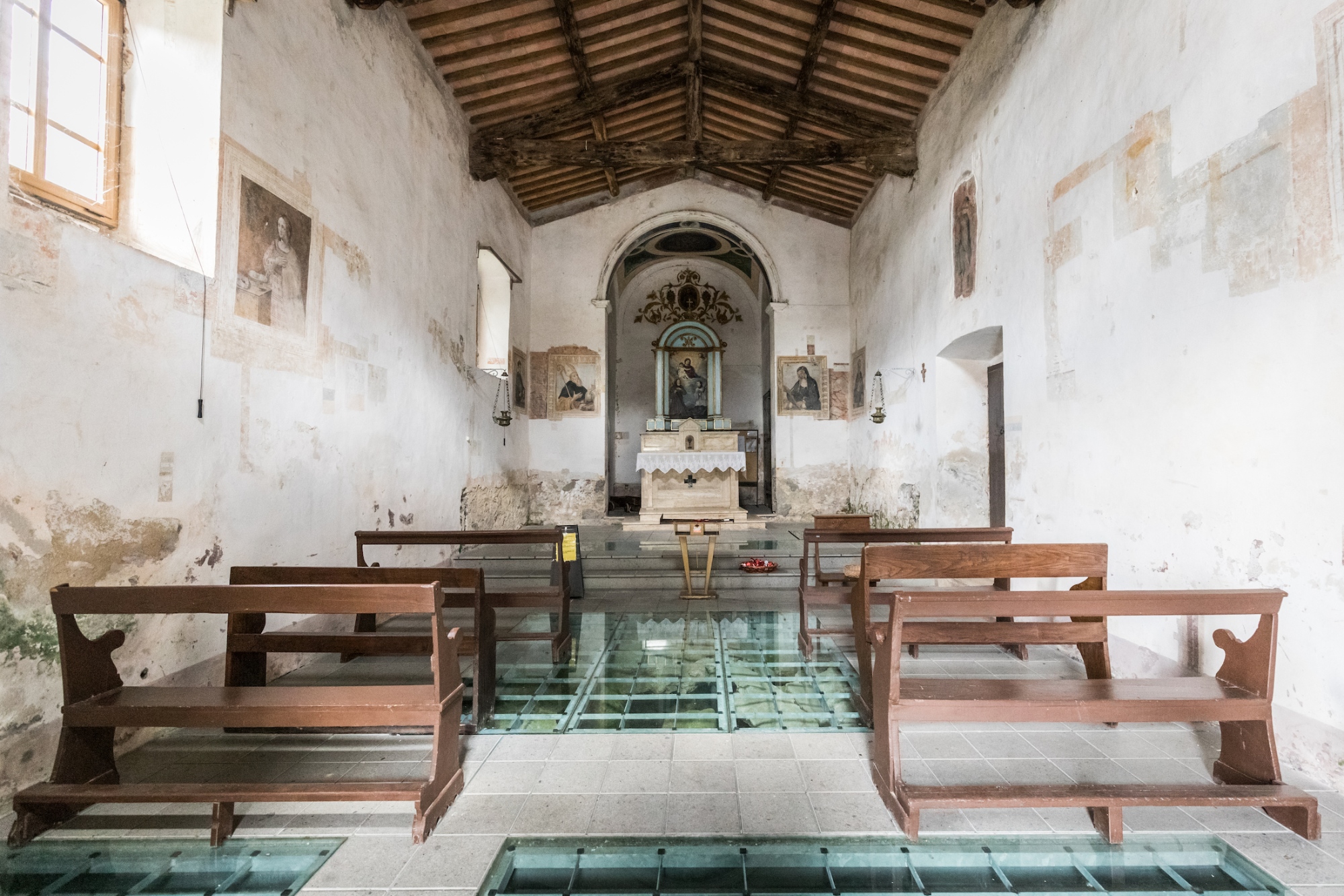 Interior de la Iglesia Madonna de la Nieve