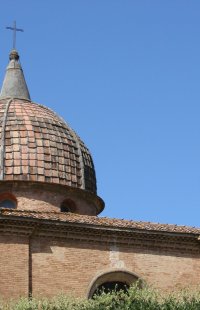 Detalle de la Iglesia Santa María de la Piedad en Bibbona