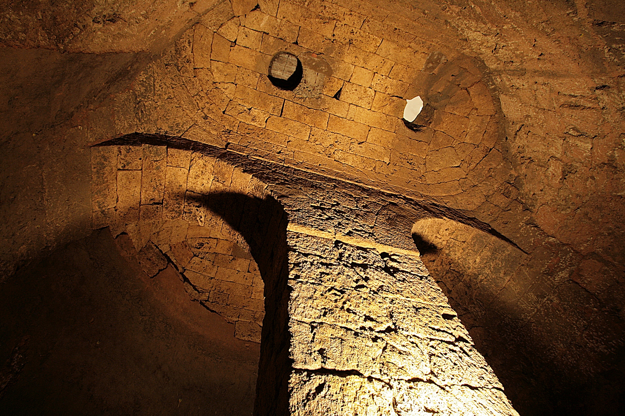 Citerne dans le labyrinthe de Porsenna à Chiusi