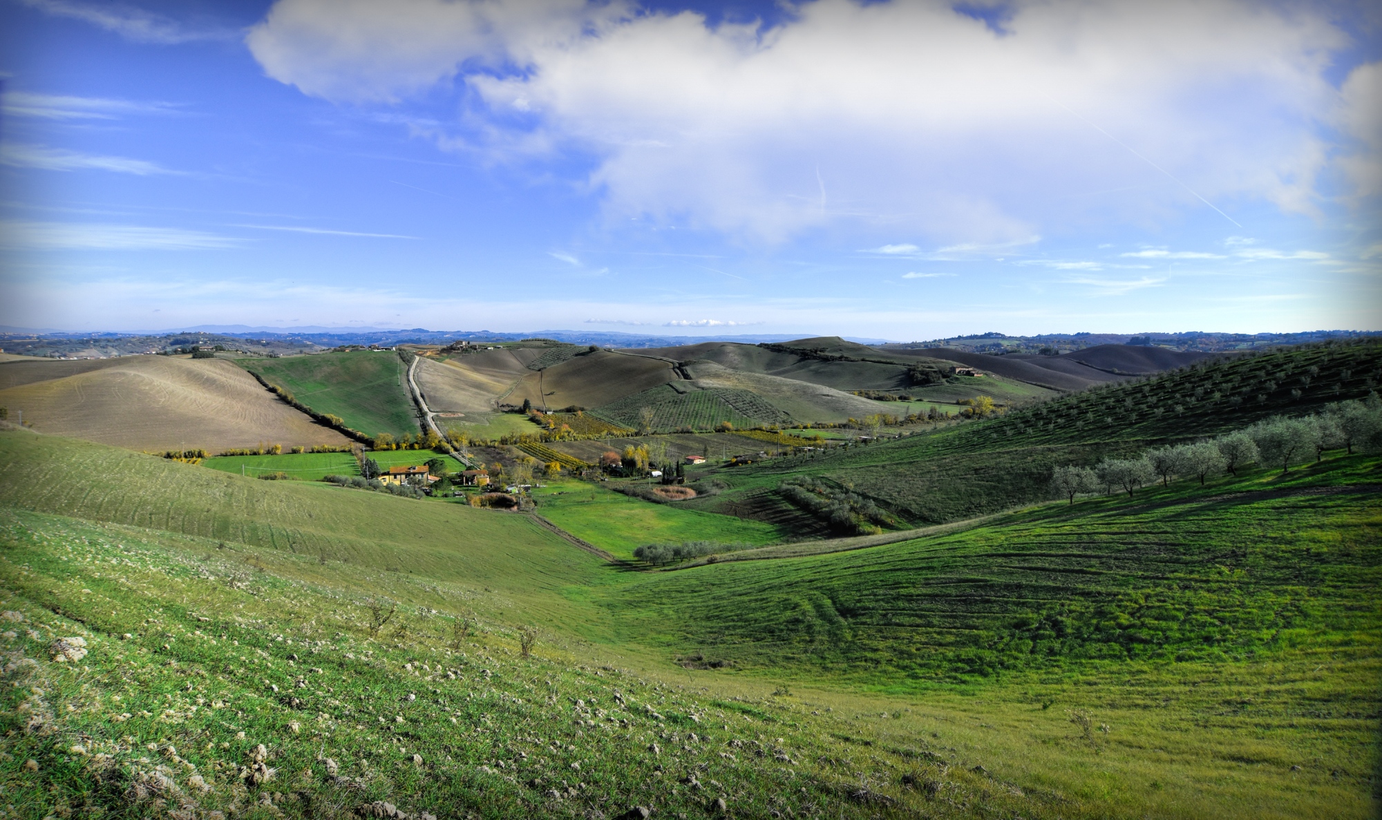 Le sinuose colline tra San Miniato e Gambassi Terme