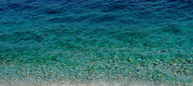 Crystal sea of ​​Elba island