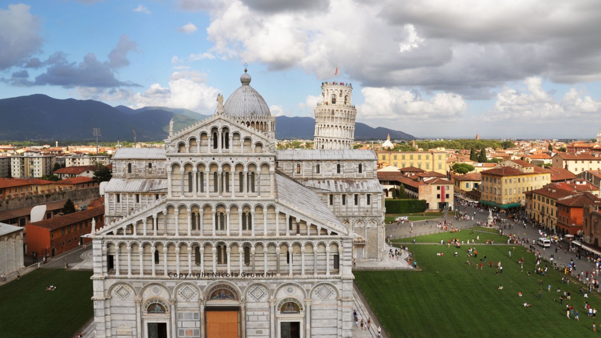 Der Dom und die Piazza dei Miracoli in Pisa