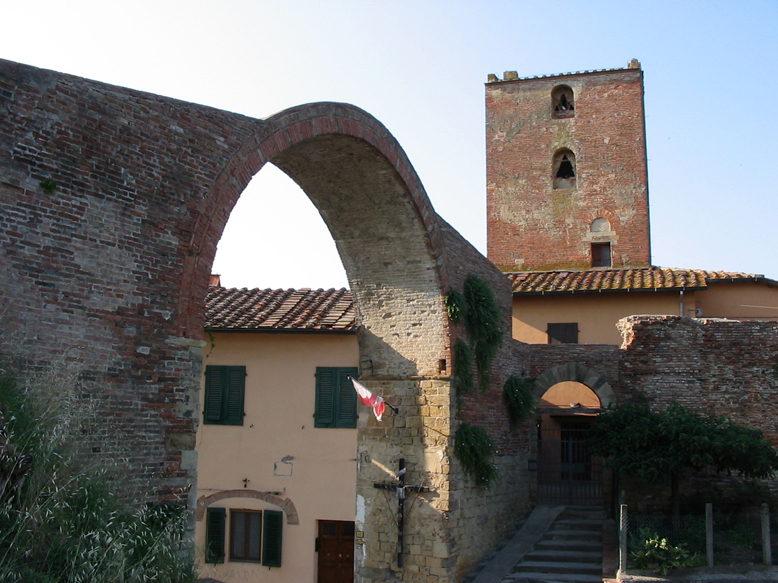 La Torre e l'arco di Castruccio Castracani