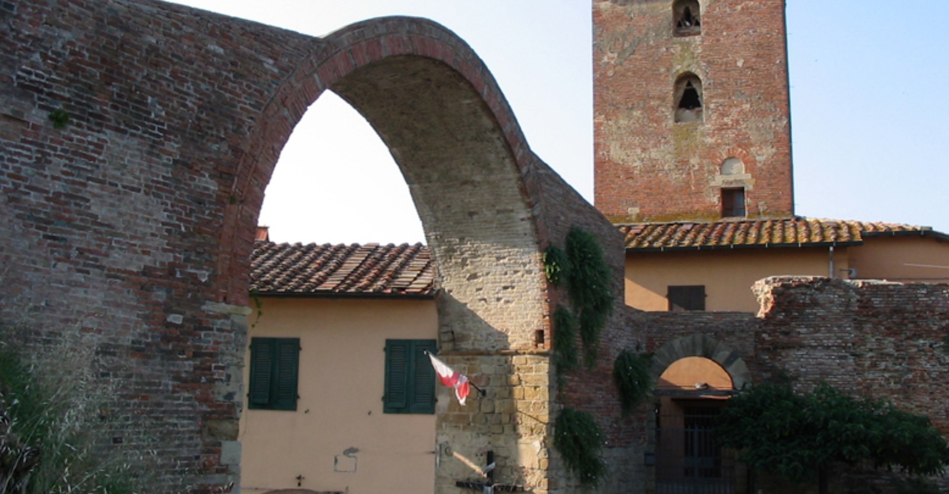 La Torre e l'arco di Castruccio Castracani