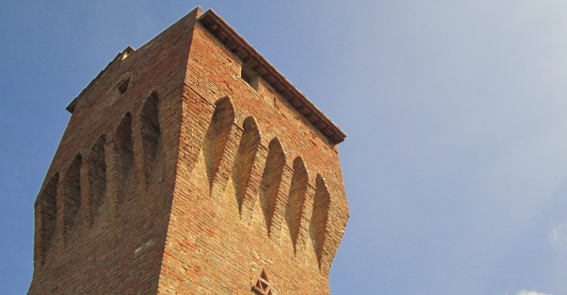 The crenellated tower of San Matteo