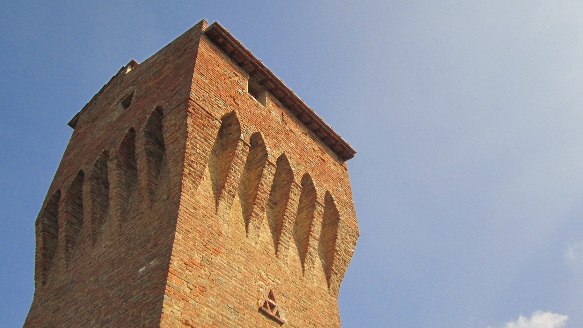Der Zinnenturm von San Matteo