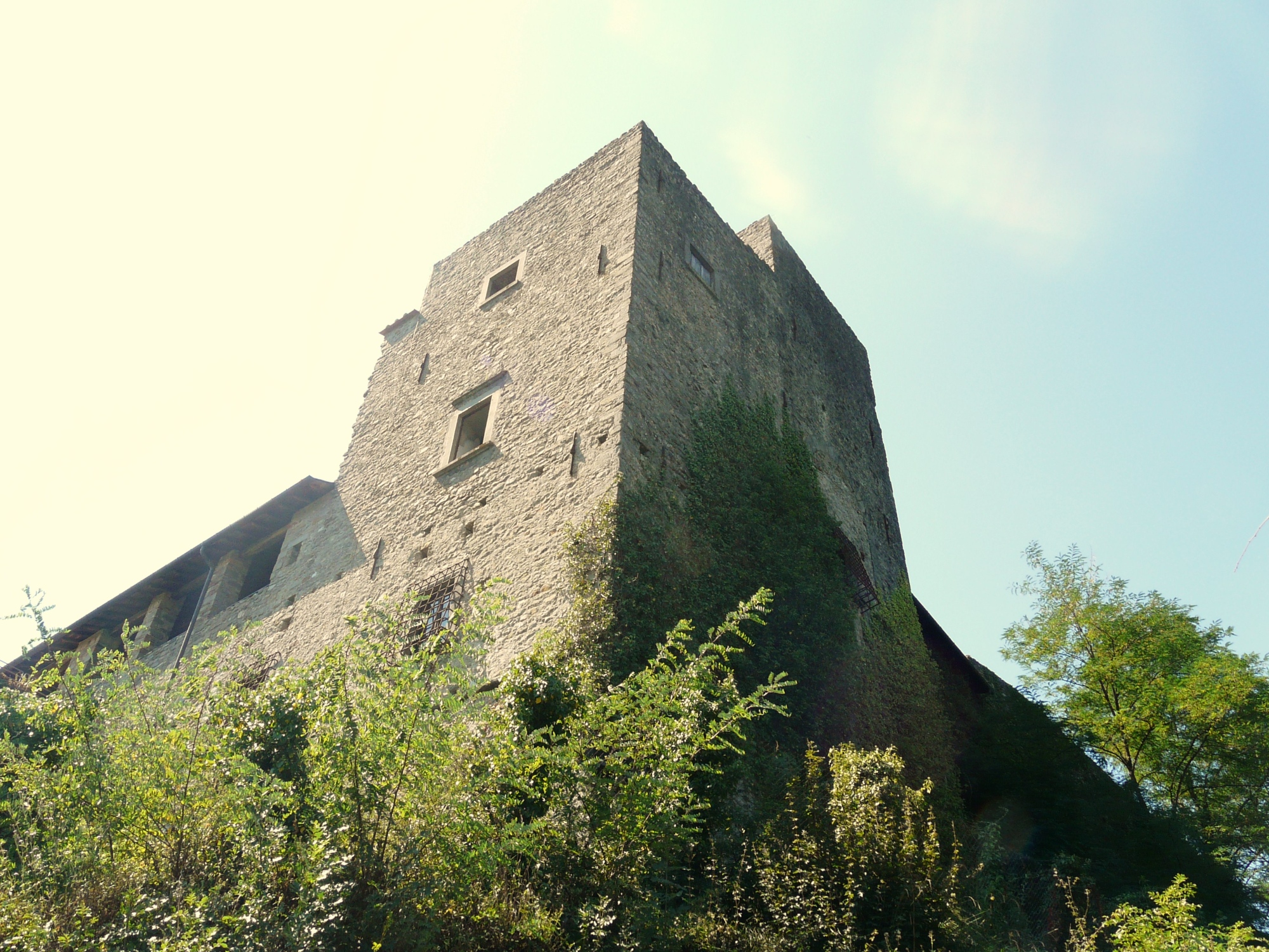 Lusuolo Castle
