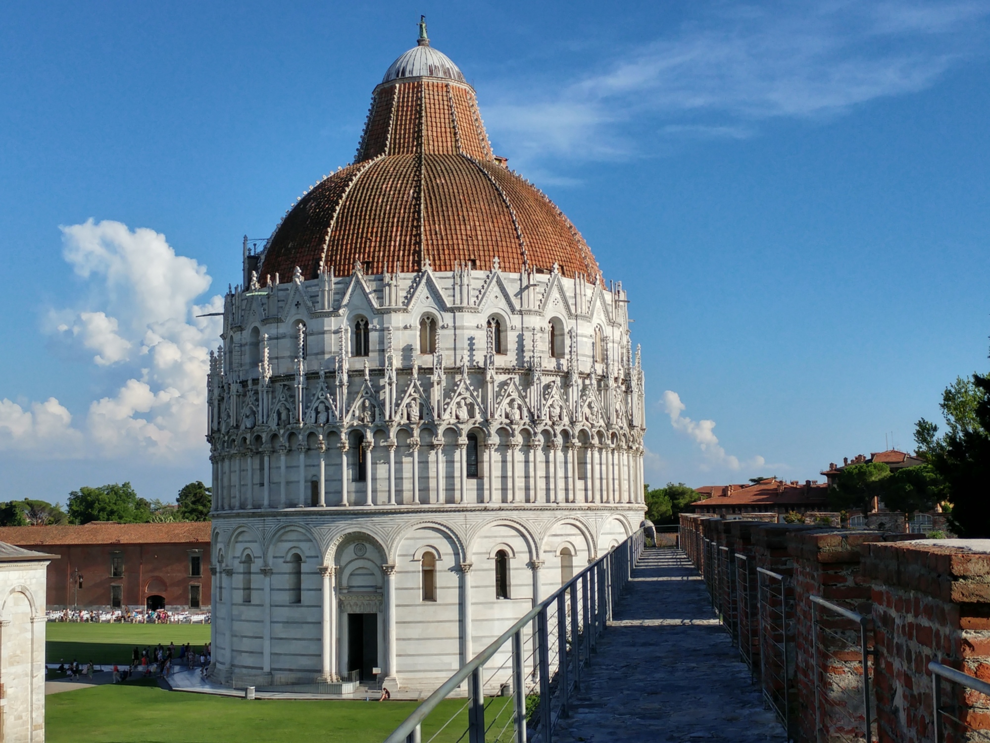 Panorama von der Wehrmauer von Pisa aus