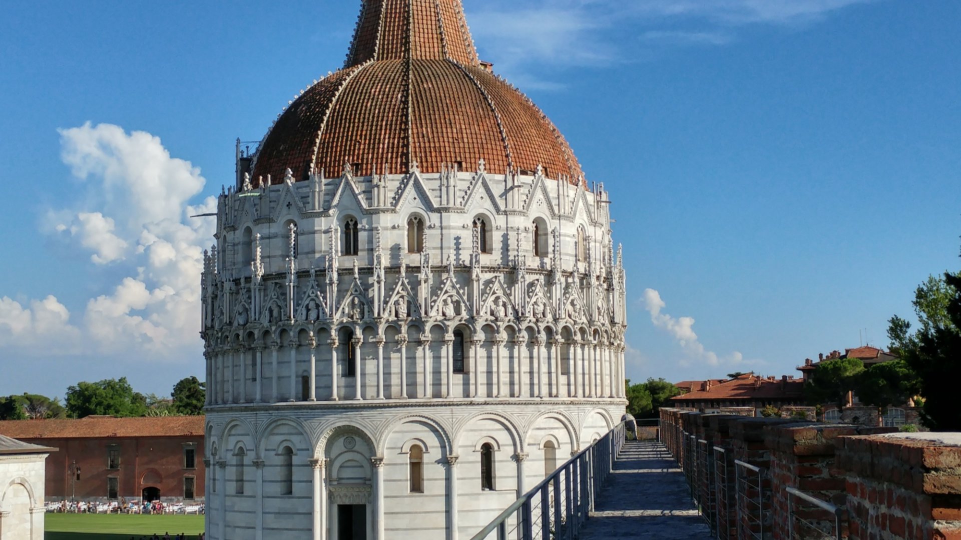 Panorama desde las murallas de Pisa