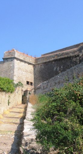 Porto Ercole, climbing to the fortress