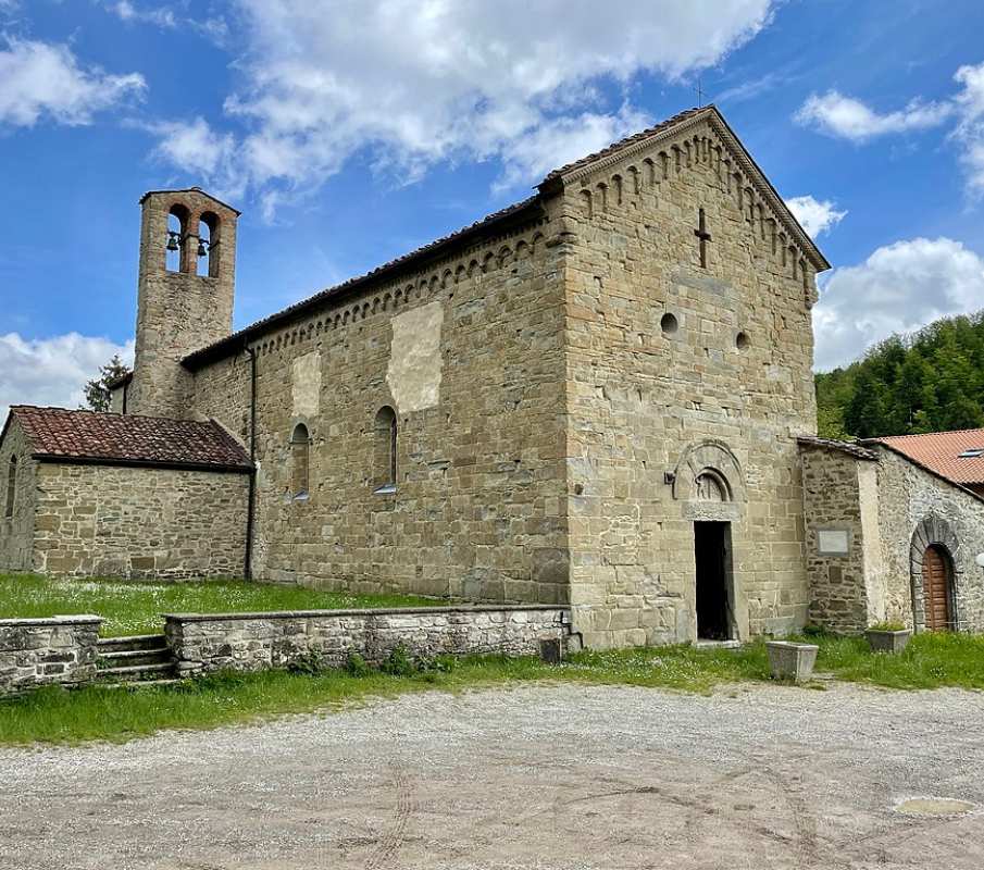 Exterior de la Abadía de Montepiano