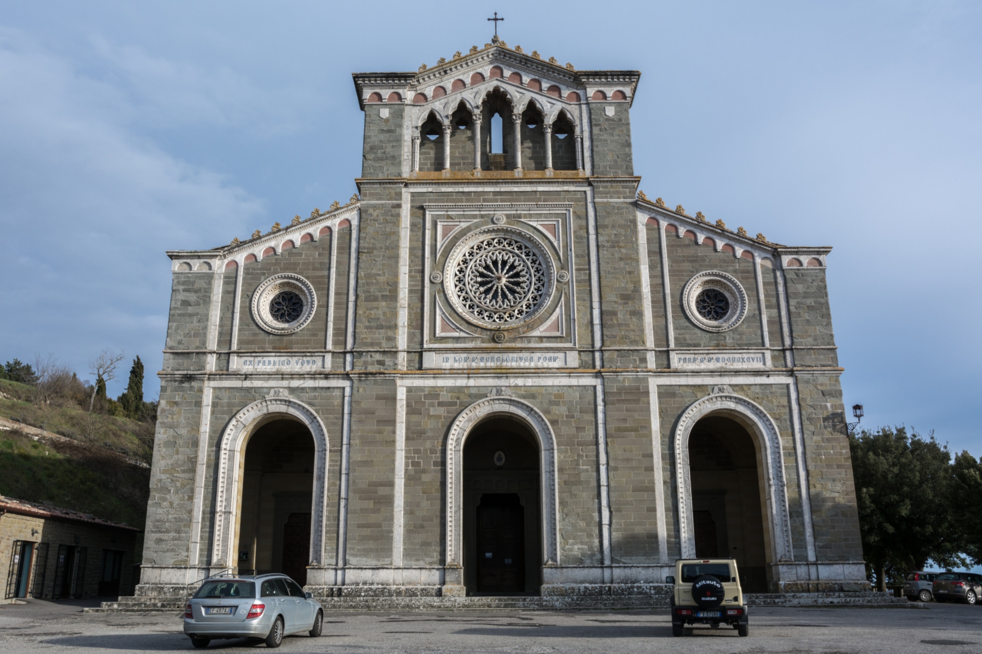 Basilica of Santa Margherita, facade