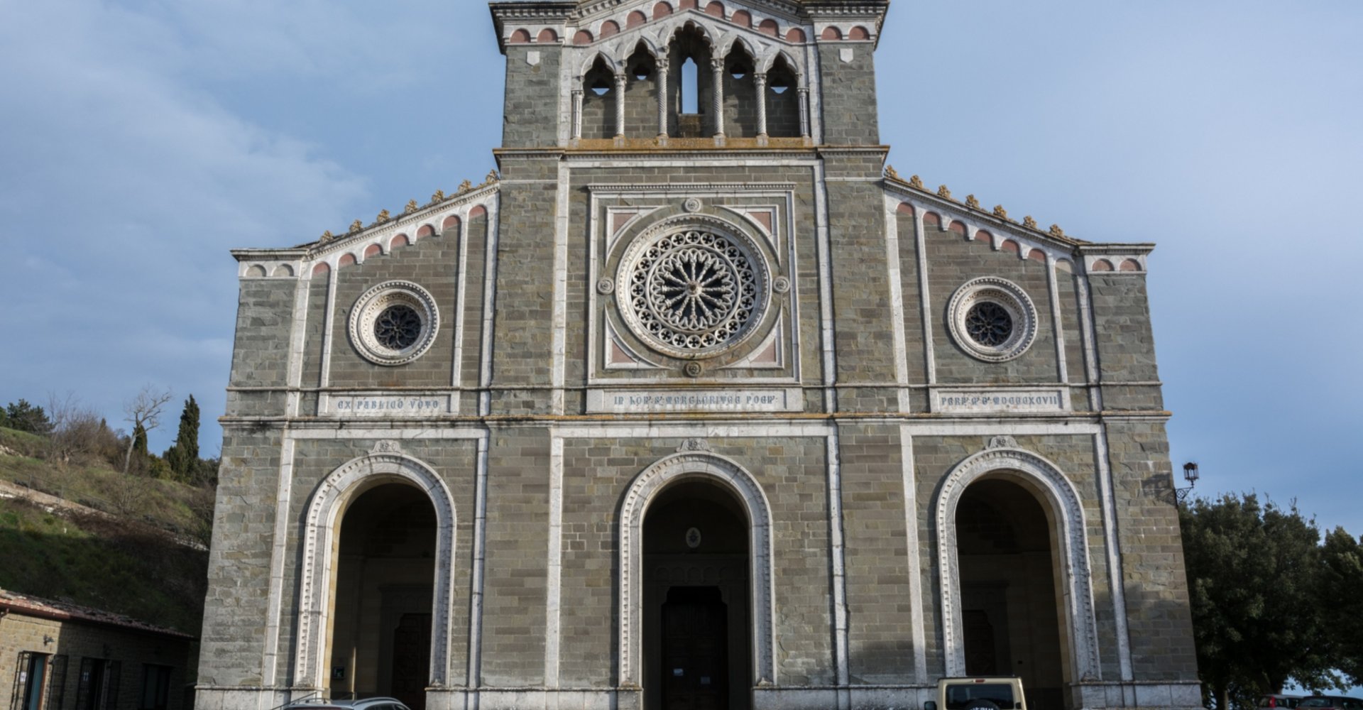 Basilika Santa Margherita, Fassade