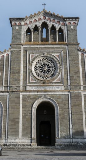 Basilika Santa Margherita, Fassade