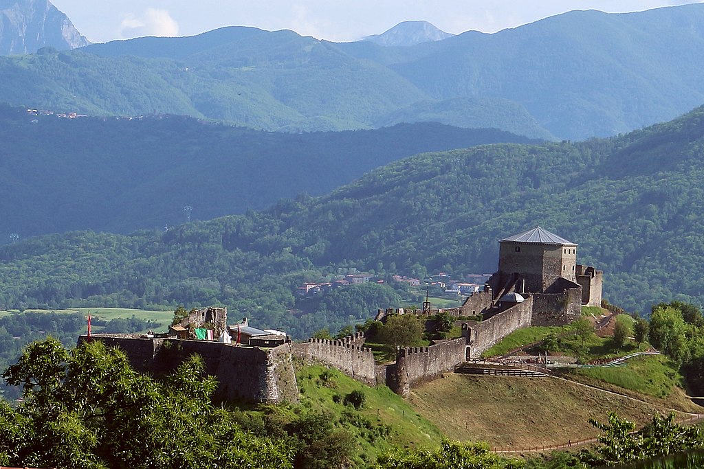 Vista de la Fortaleza de Verrucole