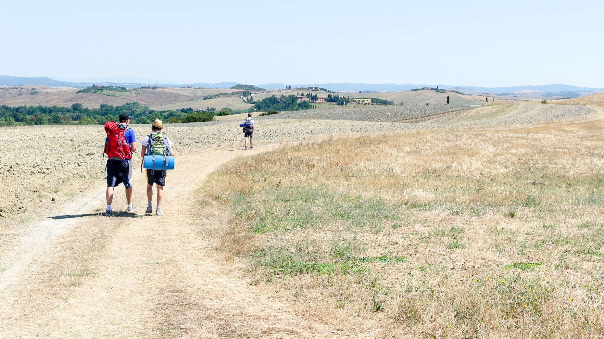 Pèlerins sur la Via Francigena toscane