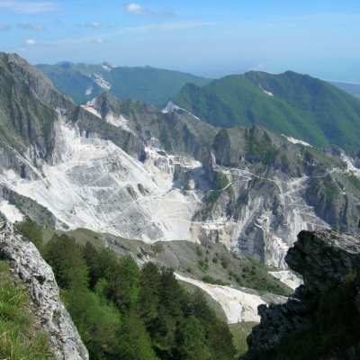 Le cave viste da Campo Cecina Le cave viste da Campo Cecina