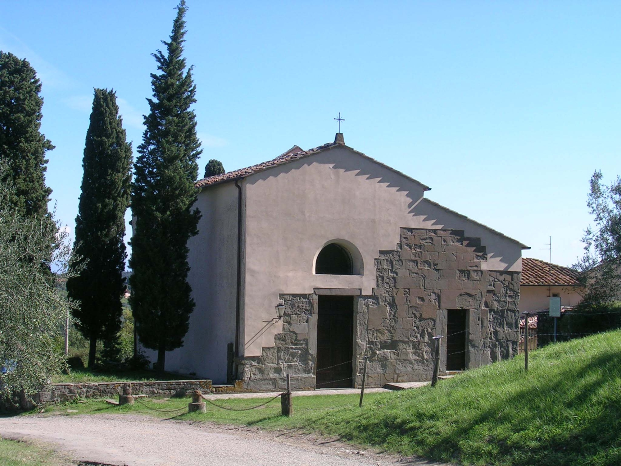 Abbazia-San-Martino-in-Campo-Capraia-Limite