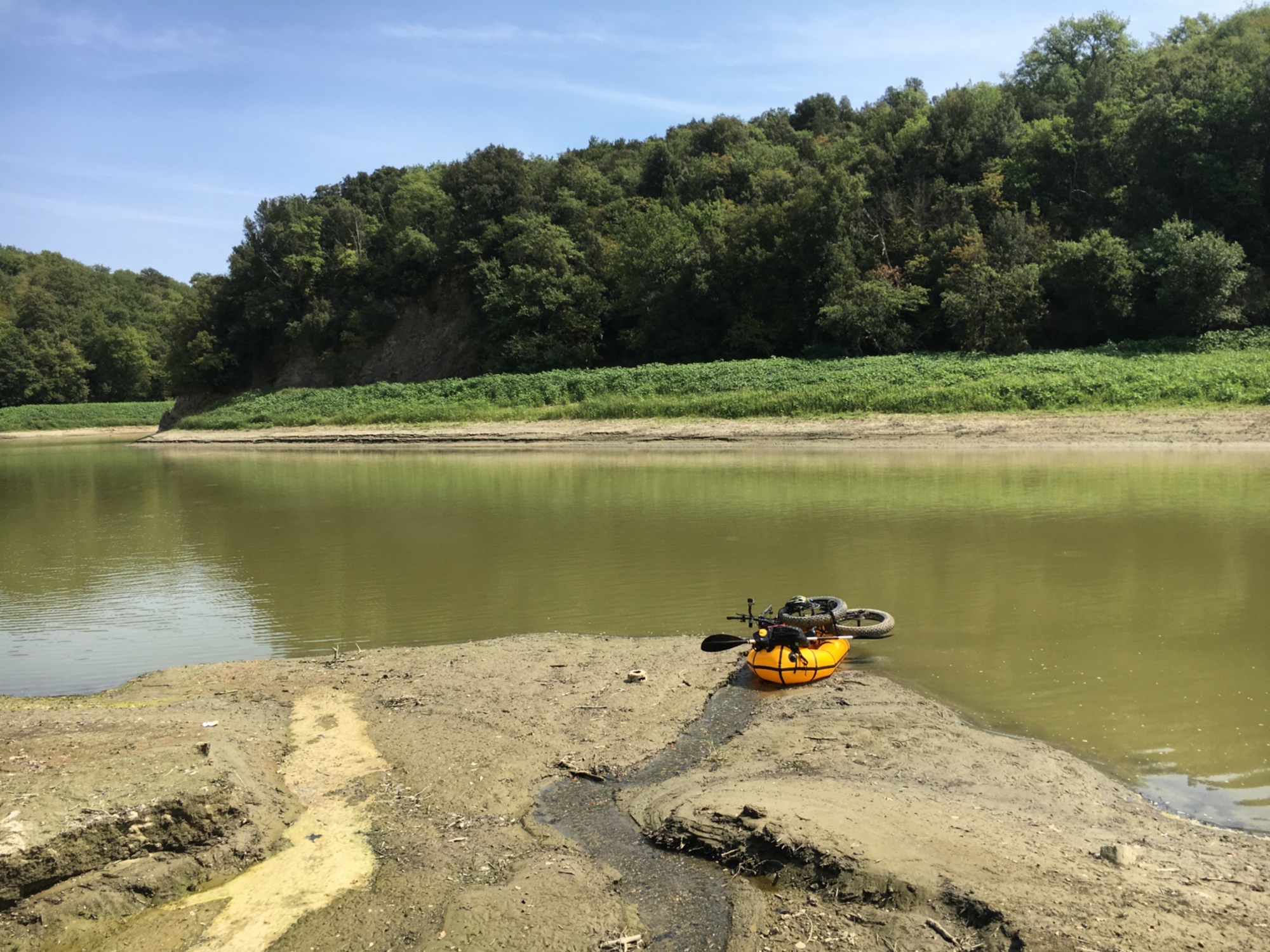 Kayak en la Reserva Val del Infierno Bandella