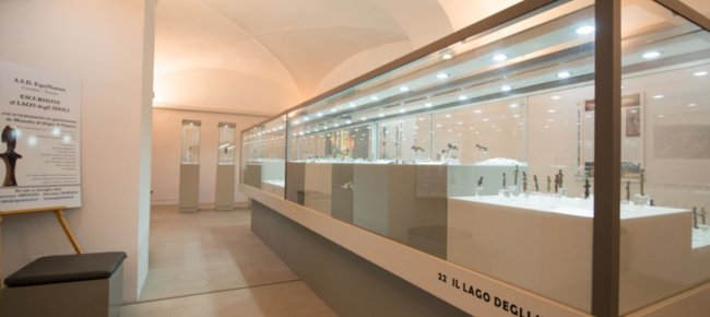 The room dedicated to the Lago degli Idoli at the Casentino Archeological Museum