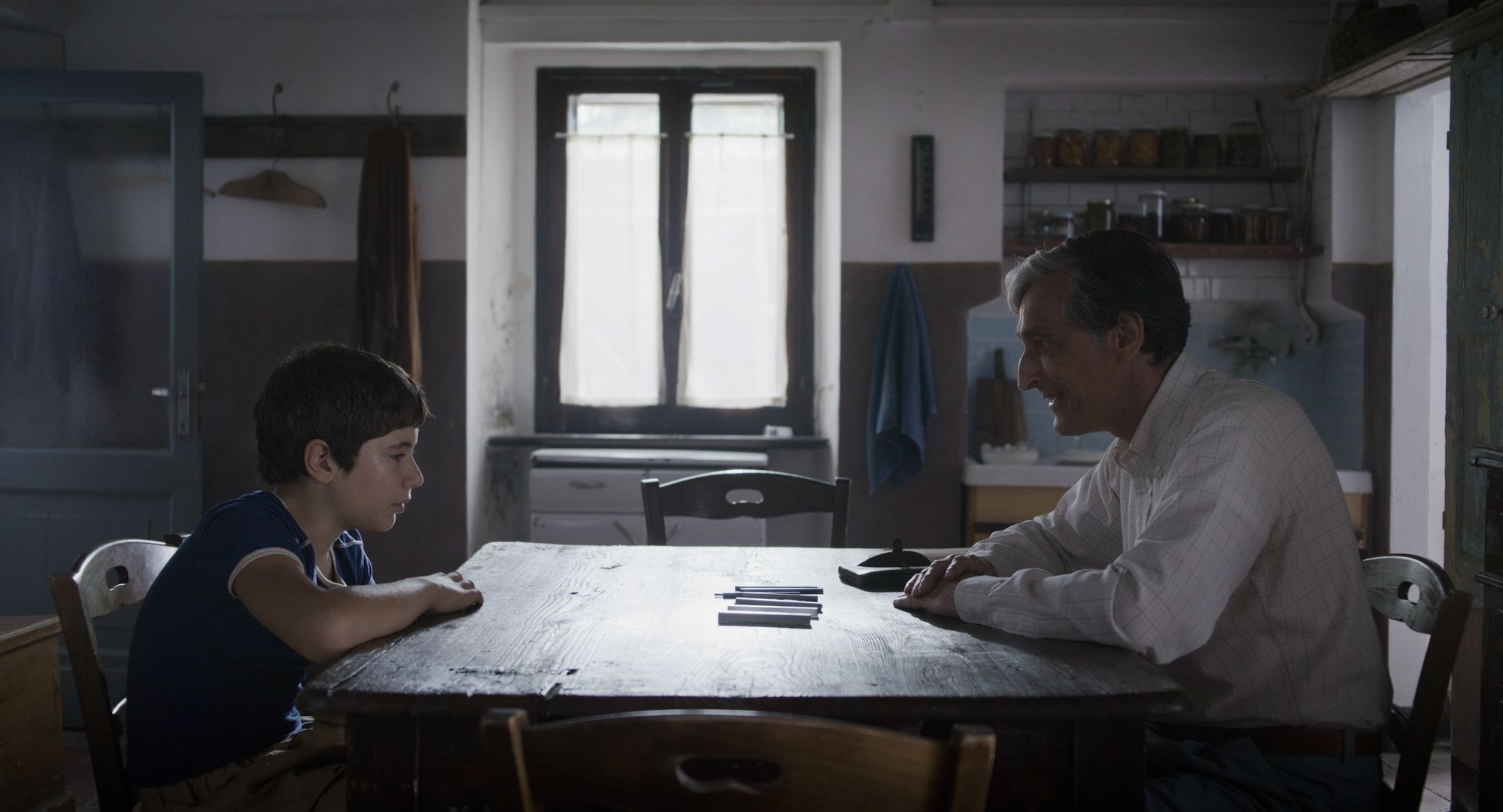 Una scena del film La proprietà dei metalli