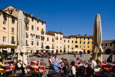Plaza del Anfiteatro en Lucca