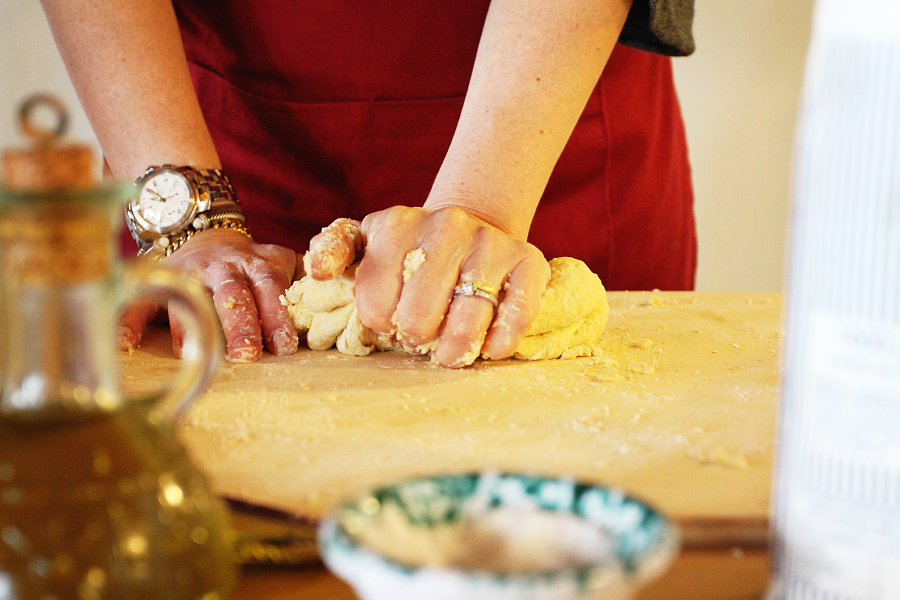 Making pasta at Podere Scurtarola, Massa