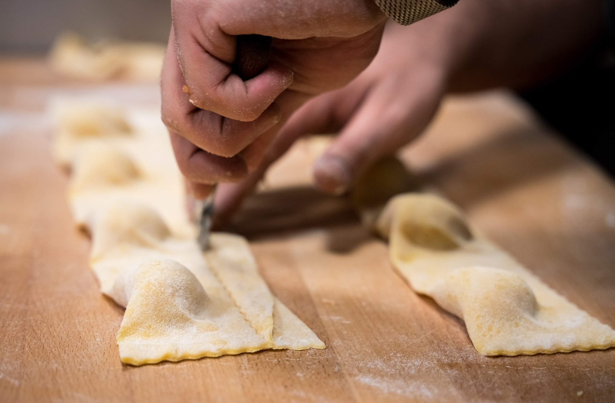 La preparación de tortelli de patatas